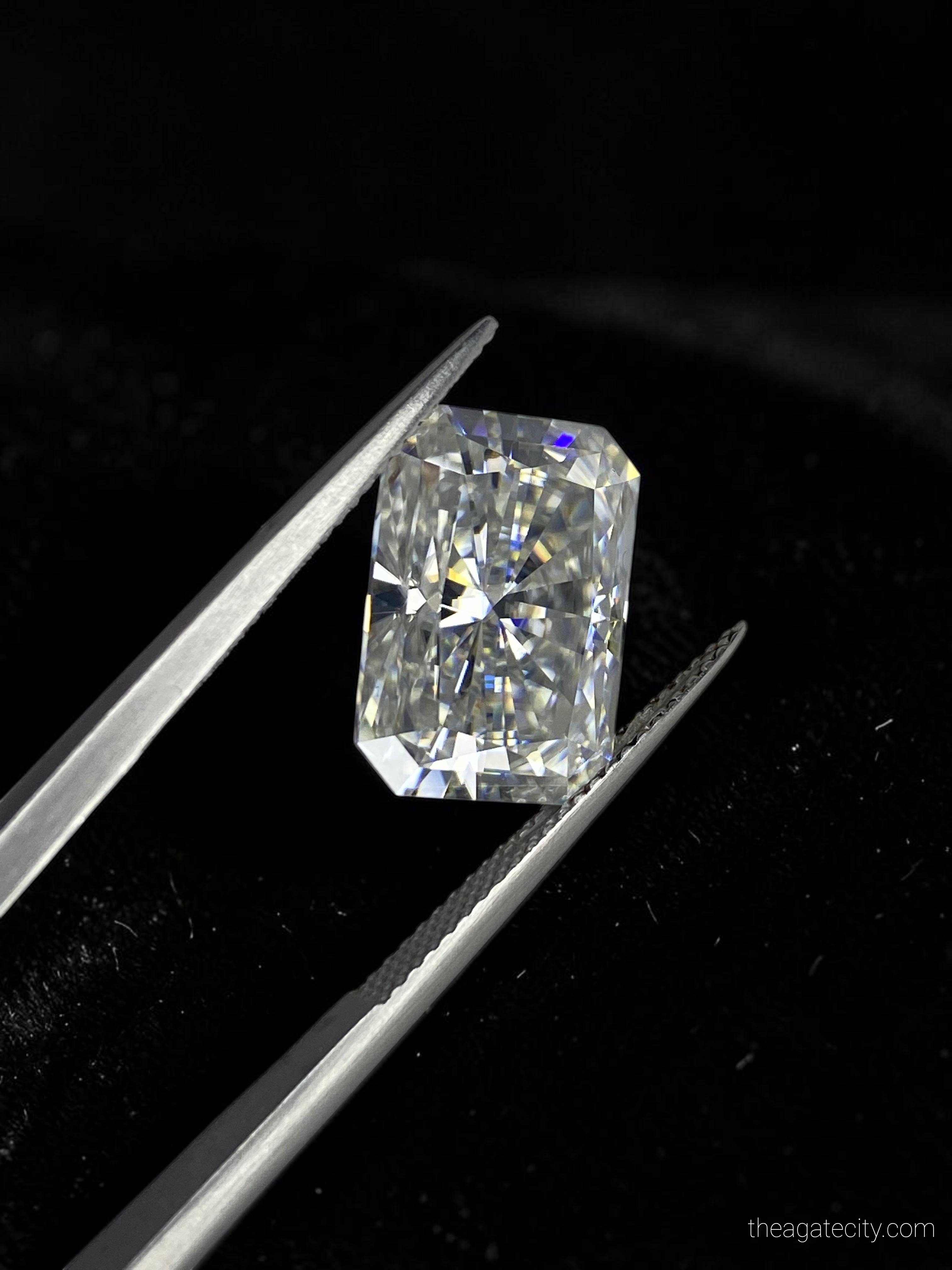 2 CT Loose Moissanite Radiant Cut D Color VVS1 | Brilliant Sparkle | Diamond Alternative Stone - 2